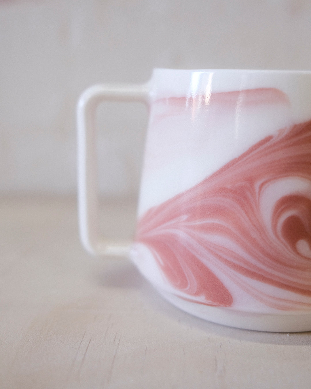 Pink Marbled Forma Mug
