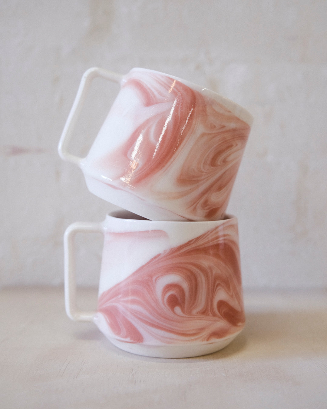 Pink Marbled Forma Mug