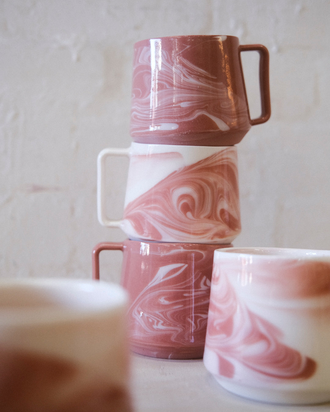 Pink Marbled Forma Mug