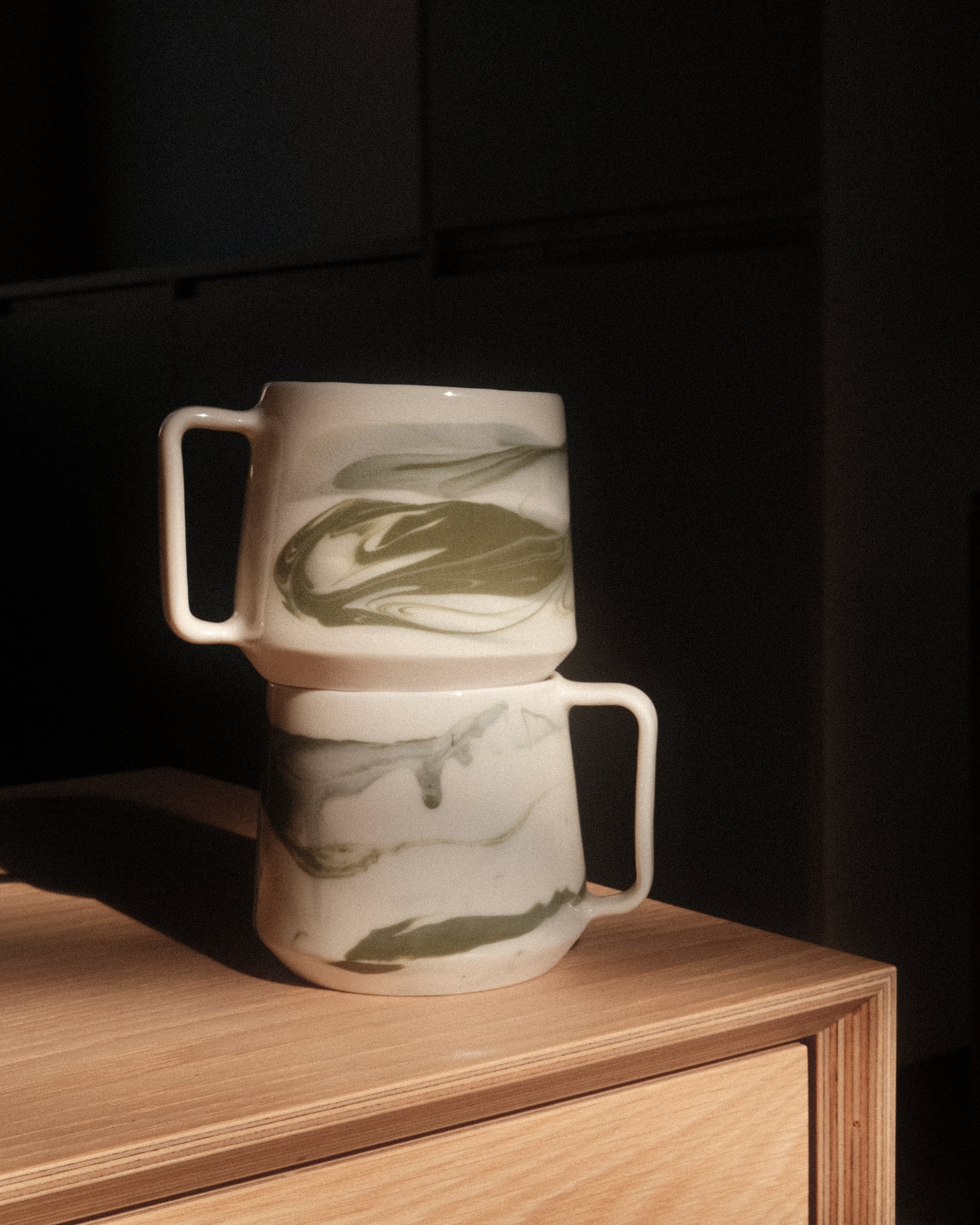 Green Marbled Forma Mug